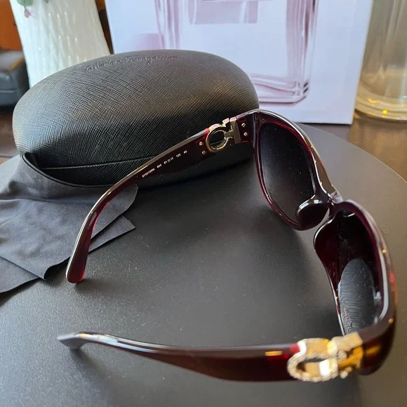 Salvatore Ferragamo Dark Red Sunglasses - Picture 4 of 6
